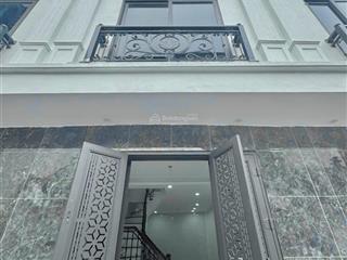 Bán nhà 3tx35m2. 2 mặt ngõ siêu thoáng. 20m ra đường nhựa aphan. gần ql6, siêu thị lan chi chúc sơn