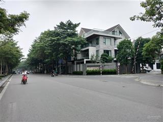 Bán biệt thự mặt phố view hồ kđt tp giao lưu đường phạm văn đồng 250m2  2 mặt tiền sầm uất 120tỷ