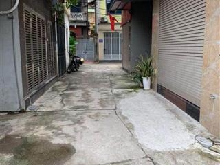 Bán nhanh căn nhà dưới 4 tỷ tại long biên. thiết kế 3 tầng 1 tum