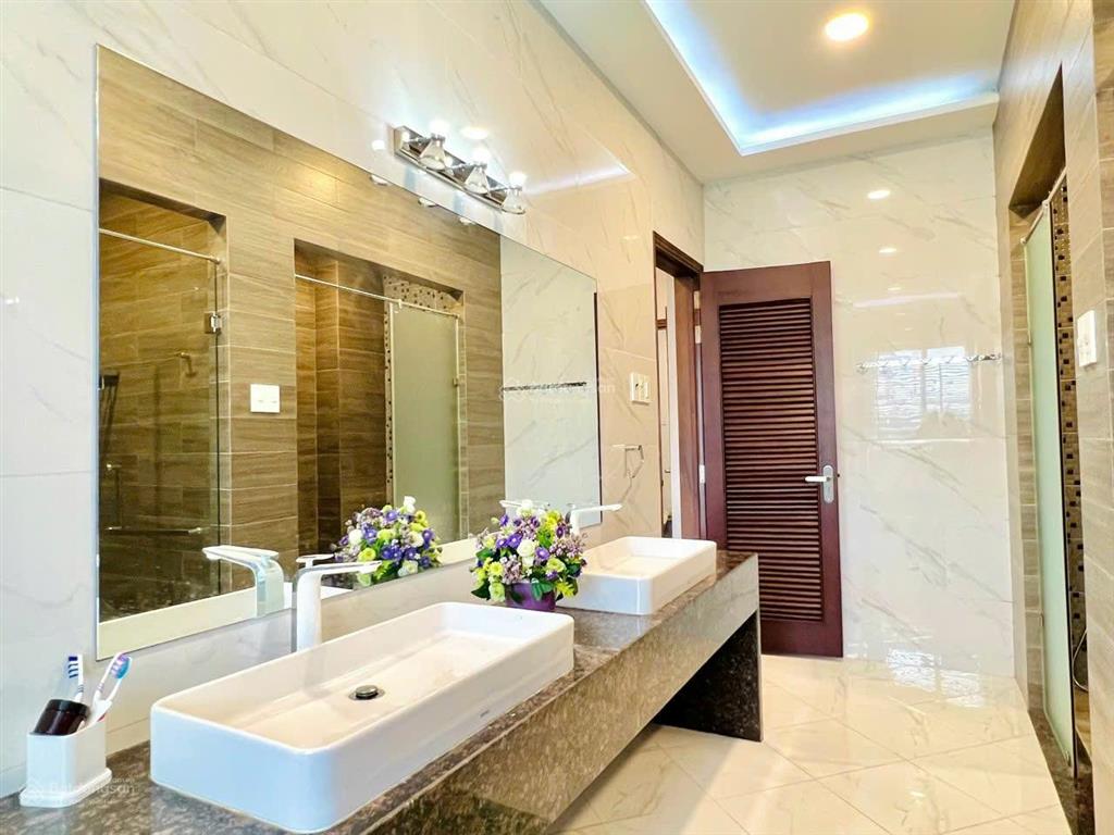 Bán nhà bình thạnh  giáp quận 1. dt 5x15m, 4 tầng, hẻm xe tải thông. chỉ 12.x tỷ