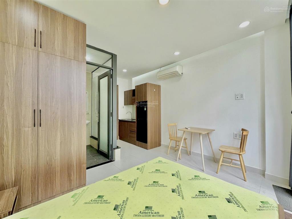 Cho thuê trọ quận 1 gần bùi viện, nguyễn huệ, ngã 6 phù đổng, ban công đầy đủ nội thất, thang máy