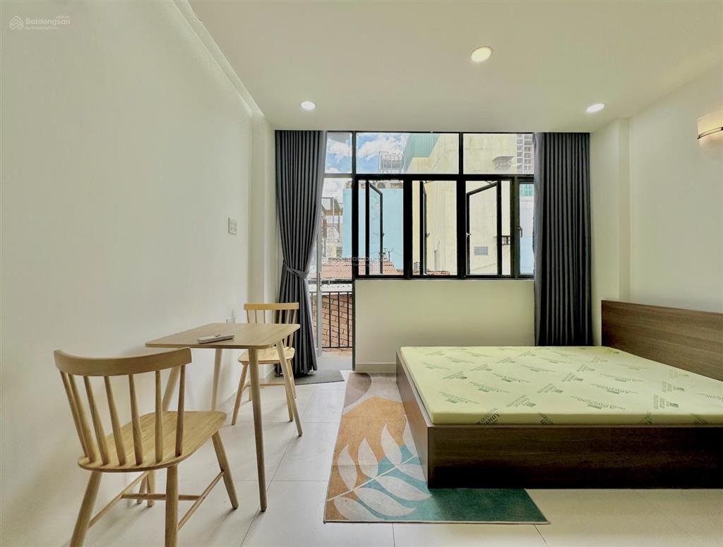 Cho thuê trọ quận 1 gần bùi viện, nguyễn huệ, ngã 6 phù đổng, ban công đầy đủ nội thất, thang máy