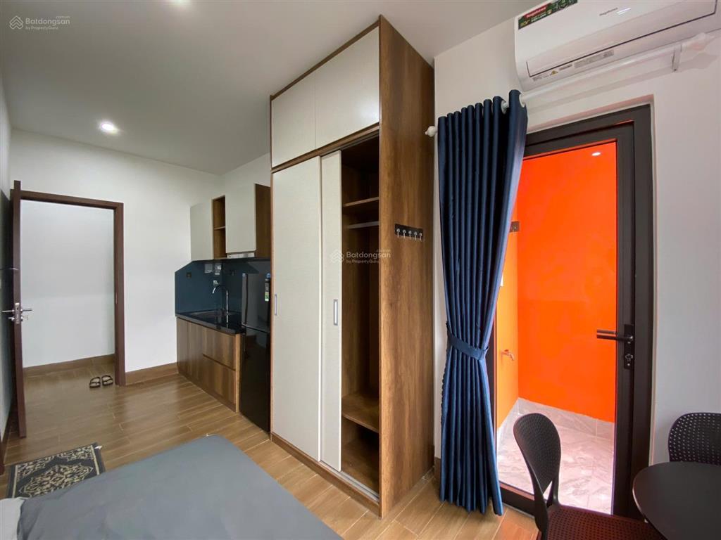 Cho thuê phòng quận 4, q1 đầy đủ nội thất, ban công tiện đi đh luật, nguyễn tất thành, etown