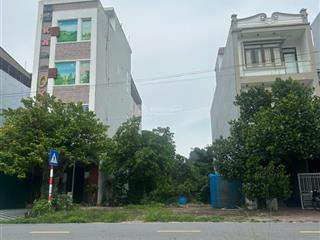 Quỹ đất độc quyền khu la gián ngay ngã tư lục quân, diện tích 110m2 , mặt tiền 5,5m.