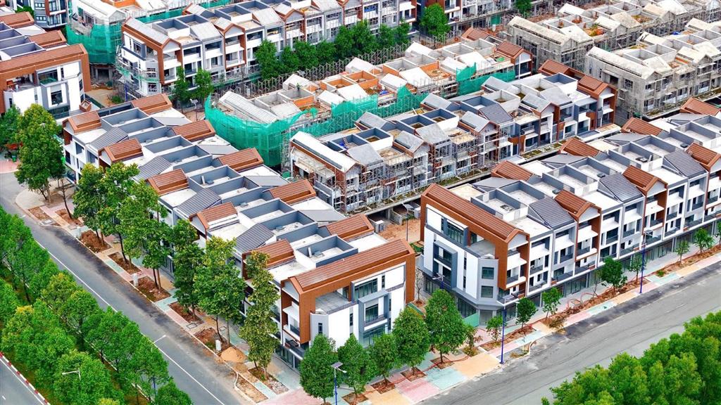 Hạ giá bán nhanh căn shophouse đường 20m 5x17m , 4 tầng 7,8 tỷ tl