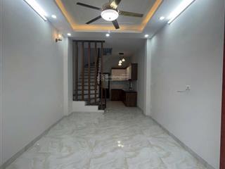 Cực hiếm  rẻ nhất phụng châu, ngay sát trung tâm, trường, chợ. nhà 4 tầng mới xây diện tích 32m2