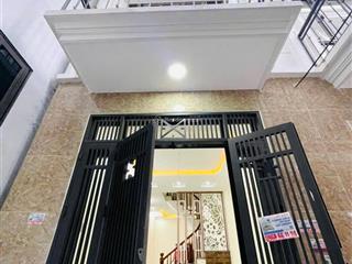 Gấp lắm rồi  còn duy nhất 1 căn nhà 3 tầng(43m) chỉ nhỉnh 3 tỷ tí ti  sát kđt đô nghĩa, yên nghĩa