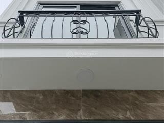 Bán nhà đừơnh lĩnh nam hoàng mai 33m 5 tầng 6,1 tỷ 20m ra oto tránh .