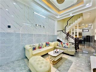 Bán nhà quang trung  1 trệt 2 lầu  nở hậu  4pn