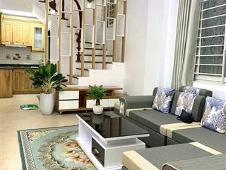Nhà linh lang, khu phố hàn sầm uất, ngõ rộng thẳng tắp, ba gác tránh thoải mái, full nội thất, 45m²