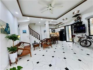 Nhà ngọc khánh, ngõ ba gác thông, vừa ở vừa kinh doanh, dân xây kcbt, tặng lại nội thất 36m2*5t