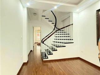 Phố đội cấn, ngõ vip 279, nhà lô góc 3 thoáng, kcbt ở ngay hoặc cho thuê giữ tiền 34m2*5t
