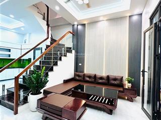 Nhà đẹp đào tấn, ngã 4 cầu giấy, 30m ô tô, sh quay đầu, dân xây tâm huyết full nội thất ở ngay 37m2