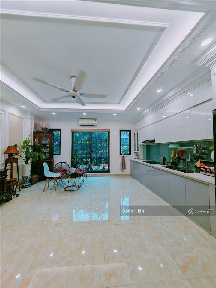 Nhà hoàng hoa thám, 55m2, ngõ thông , ô tô đỗ 50m, mặt tiền gần 6m, ô chờ tm, 9 pnkk, ở/cho thuê