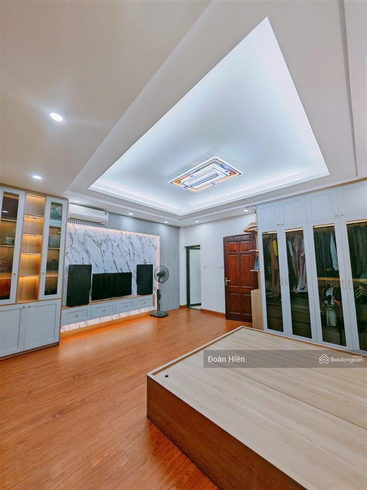 Nhà hoàng hoa thám, 55m2, ngõ thông , ô tô đỗ 50m, mặt tiền gần 6m, ô chờ tm, 9 pnkk, ở/cho thuê