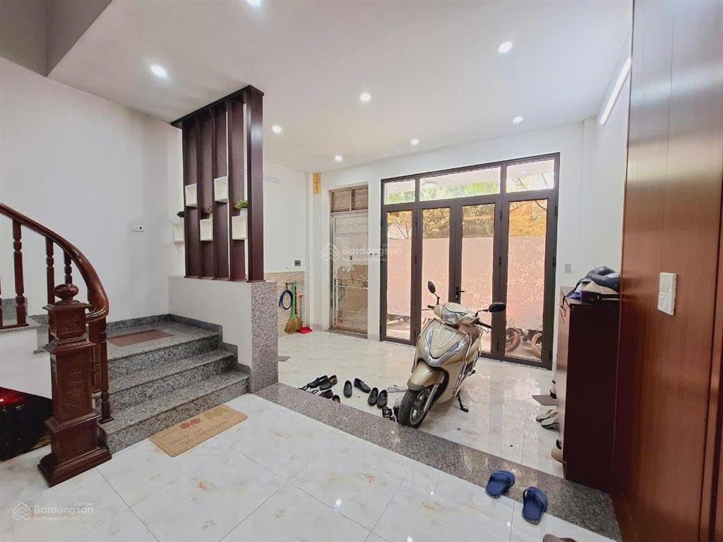 Bán nhà văn quán hà đông gần phố trần phú ngõ ô tô tránh dt 50 m2 x 3 tầng x 3.8 m mt