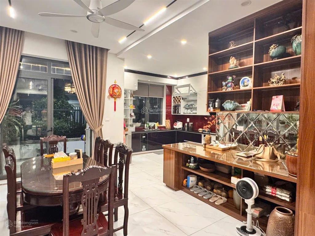 Bán nhà vạn phúc hà đông nhà phân lô ô tô vào nhà full nội thất, ô chờ thang máy. dt 80m2