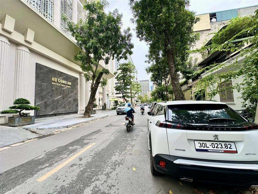 Bán nhà trung văn phùng khoang cách 10m ra ô tô tránh, nhà đẹp valy về ở ngay dt 45m2 x 4m mt