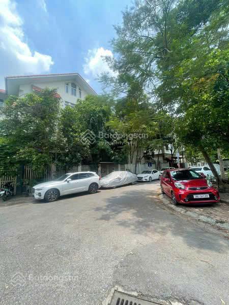 Bán đất phân lô vỉa hè vạn phúc, lô góc 2 mặt tiền, đường ô tô tránh dt 50m2 x 5m mt