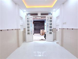 Nhà gò vấp mới đẹp ở ngay 30m2 3 tầng 3 pn chủ nhiệt bán chỉ 3.6 tỉ tl . ngay trung làng hoa
