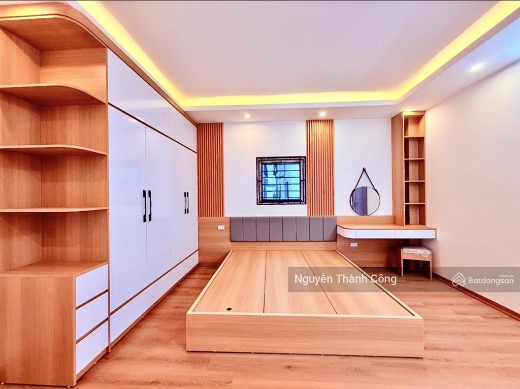 Bán nhà giải phóng, hoàng maiô tô tránh trước nhàsẵn thang máy, 30m ra g.phóng5 tầng 3pn