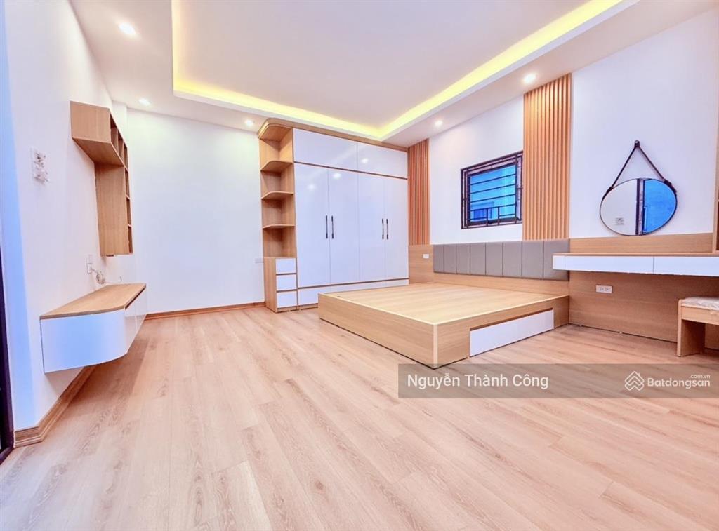 Bán nhà giải phóng, hoàng maiô tô tránh trước nhàsẵn thang máy, 30m ra g.phóng5 tầng 3pn