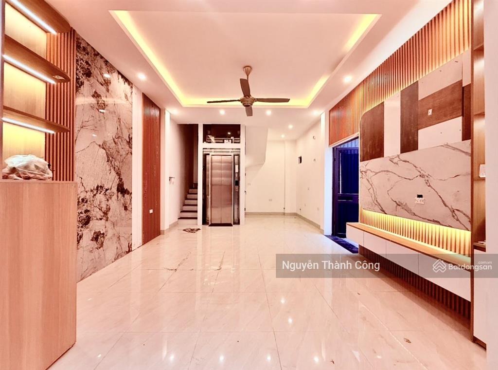 Bán nhà giải phóng, hoàng maiô tô tránh trước nhàsẵn thang máy, 30m ra g.phóng5 tầng 3pn