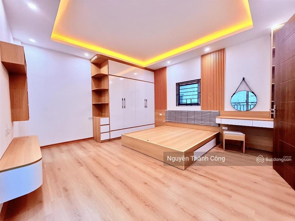 Bán nhà giải phóng, hoàng maiô tô tránh trước nhàsẵn thang máy, 30m ra g.phóng5 tầng 3pn