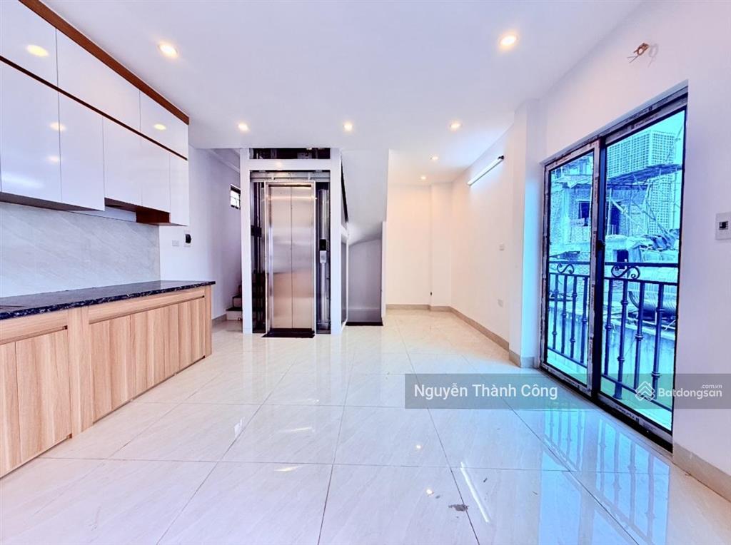 Bán nhà giải phóng, hoàng maiô tô tránh trước nhàsẵn thang máy, 30m ra g.phóng5 tầng 3pn