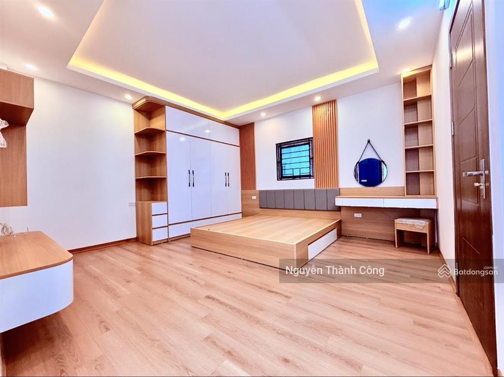 Bán nhà giải phóng, hoàng maiô tô tránh trước nhàsẵn thang máy, 30m ra g.phóng5 tầng 3pn