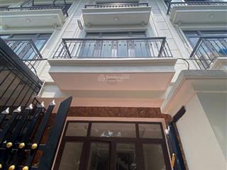 Ôtô đỗ cửa, giá chỉ 2,65tỷ có nhà 3 tầng*33m2, 3pn, gần chợ, trường học, gần bx yên nghĩa, tàu điện
