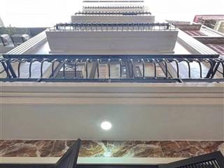 Siêu phẩm #cầugiấy. nhà đẹp ở ngay diện tích rộng nhà thoáng thang máy.nhỉnh 13 tỷ