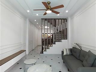 Nhà gần ngã tư nhổn  cầu diễn  đh công nghiệp  ngõ rộng thoáng