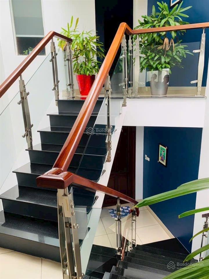 Một ngôi nhà vừa đẹp vừa hiện đại do chính chủ tự xây cực kỳ tâm huyết lê đức thọ  13.9tỷ tl