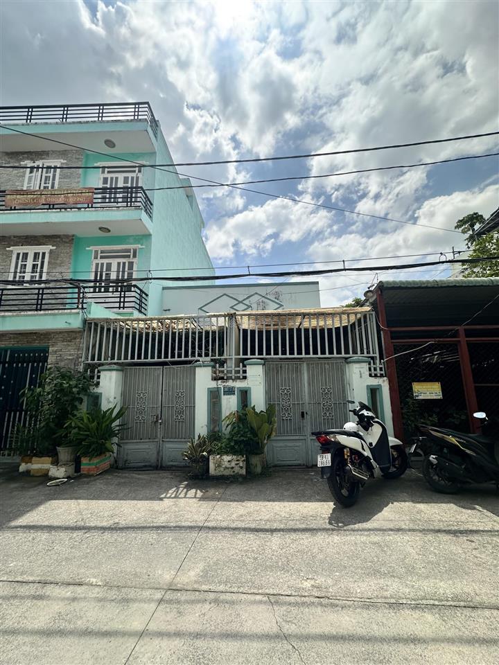 Bán nhà hẻm xe hơi đường huỳnh tấn phát thị trấn nhà bè