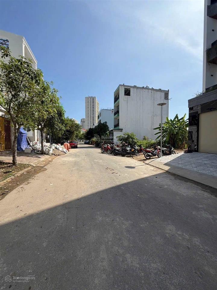 Nhà mới xâykhu tái định cư  p.phú mỹ quận 7. cách phú mỹ hưng 500m.