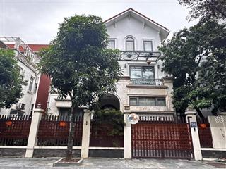 Biệt thự đơn lập, làng việt kiều châu âu, 250m2, nội thất sang trọng, siêu vip, ở sướng.