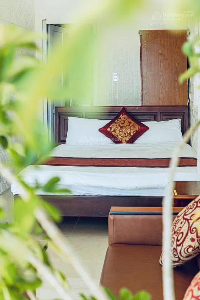 Bán nhà phố mặt tiền hoàng hoa thám  đà lạt. 415.9m2, 3 tầng 6p. đường ô tô. sổ riêng, 25 tỷ