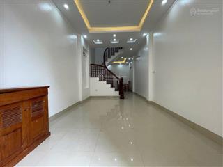 Nhà 35m2, 4 tầng, ngã 5 bà triệu, ô tô đỗ cửa, ô tô tránh cách 20m