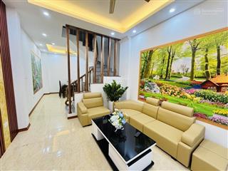 Bán nhà âu cơ tây hồ.dt 36m2 x 4 t..mt 4m..sđcc.. giá8,4 tỷ.