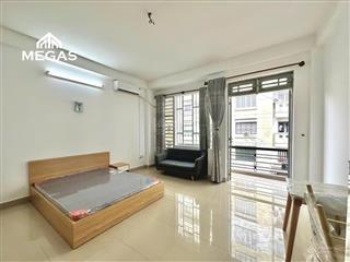 Phòng full nội thất ban công máy giặt riêng mới 100% gần ngã tư hàng xanh