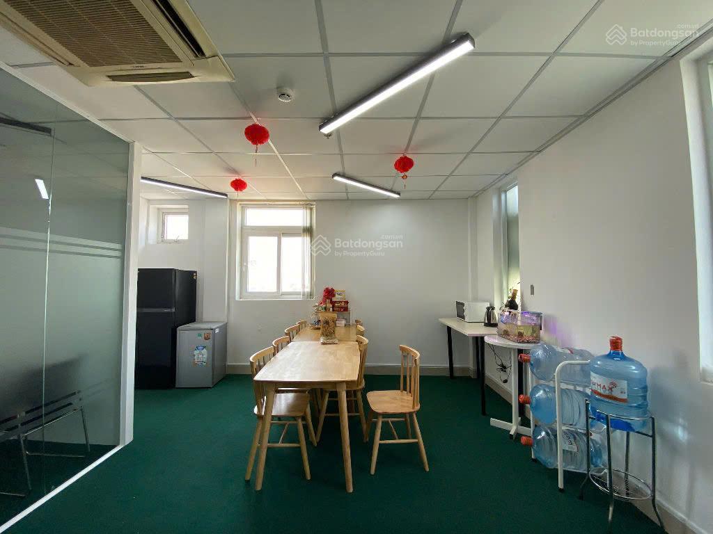 Cho thuê văn phòng mặt tiền đường nguyễn văn trỗi phường 10 quận phú nhuận 140m2 28tr/tháng free xe