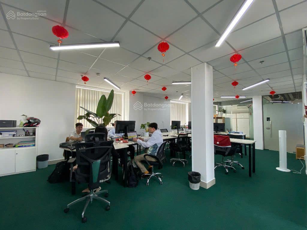 Cho thuê văn phòng mặt tiền đường nguyễn văn trỗi phường 10 quận phú nhuận 140m2 28tr/tháng free xe