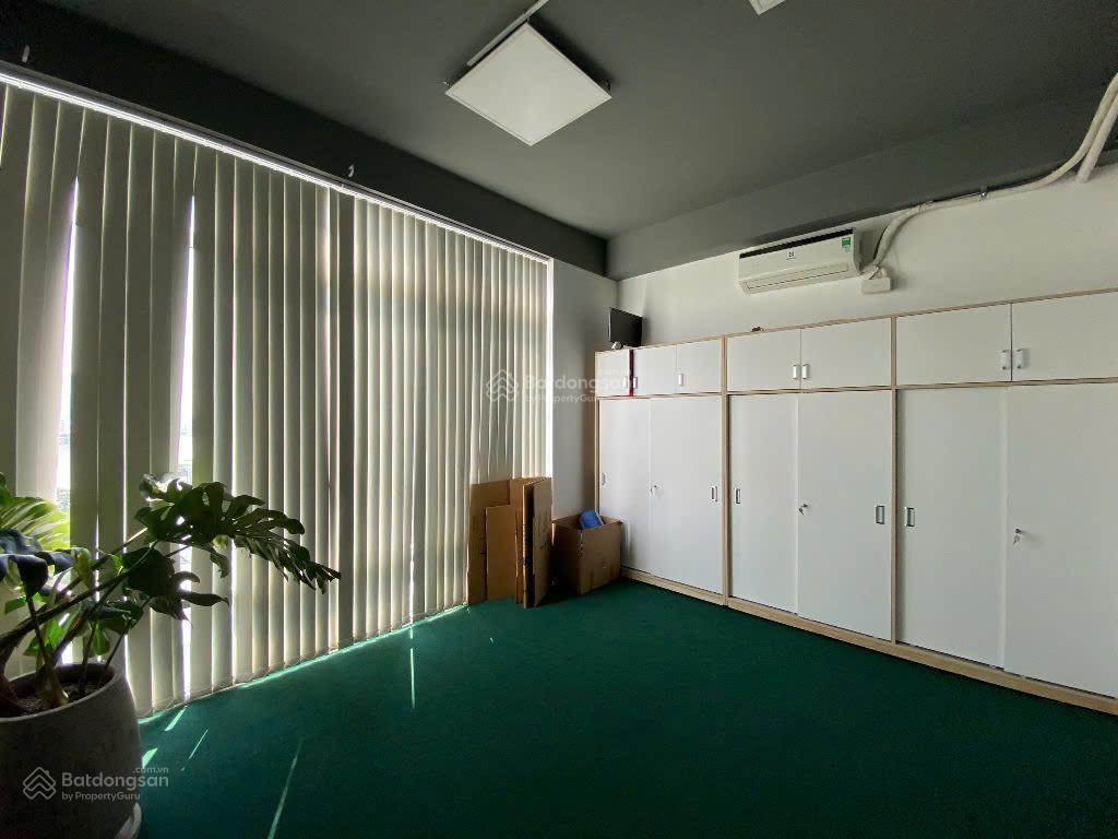 Cho thuê văn phòng mặt tiền đường nguyễn văn trỗi phường 10 quận phú nhuận 140m2 28tr/tháng free xe