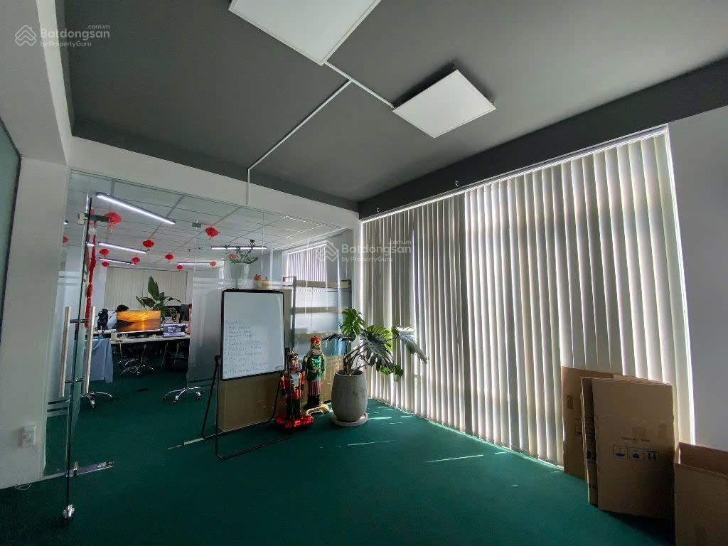 Cho thuê văn phòng mặt tiền đường nguyễn văn trỗi phường 10 quận phú nhuận 140m2 28tr/tháng free xe