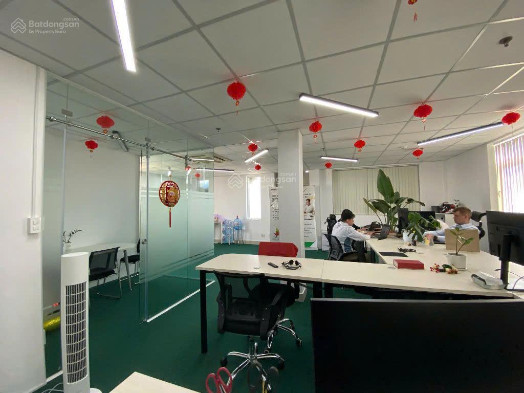 Cho thuê văn phòng mặt tiền đường nguyễn văn trỗi phường 10 quận phú nhuận 140m2 28tr/tháng free xe