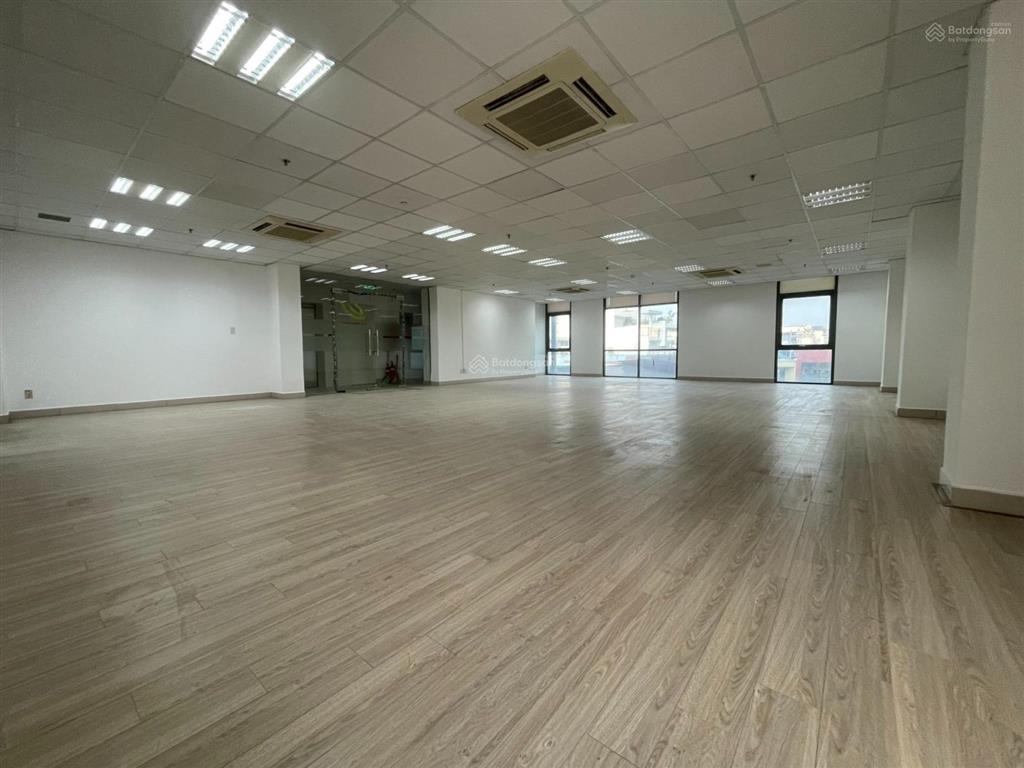 Cho thuê văn phòng đường ba tháng hai phường 12 quận 10 diện tích 150m2 giá 29tr/tháng cc