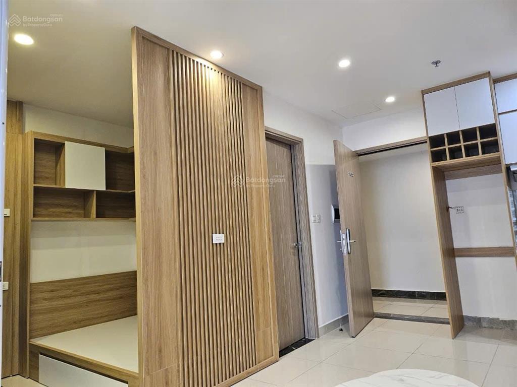 Chính chủ bán căn studio 36m2 tầng 23 s201 vinhomes smart city tây mỗ. giá 2 tỷ 3 bao phí