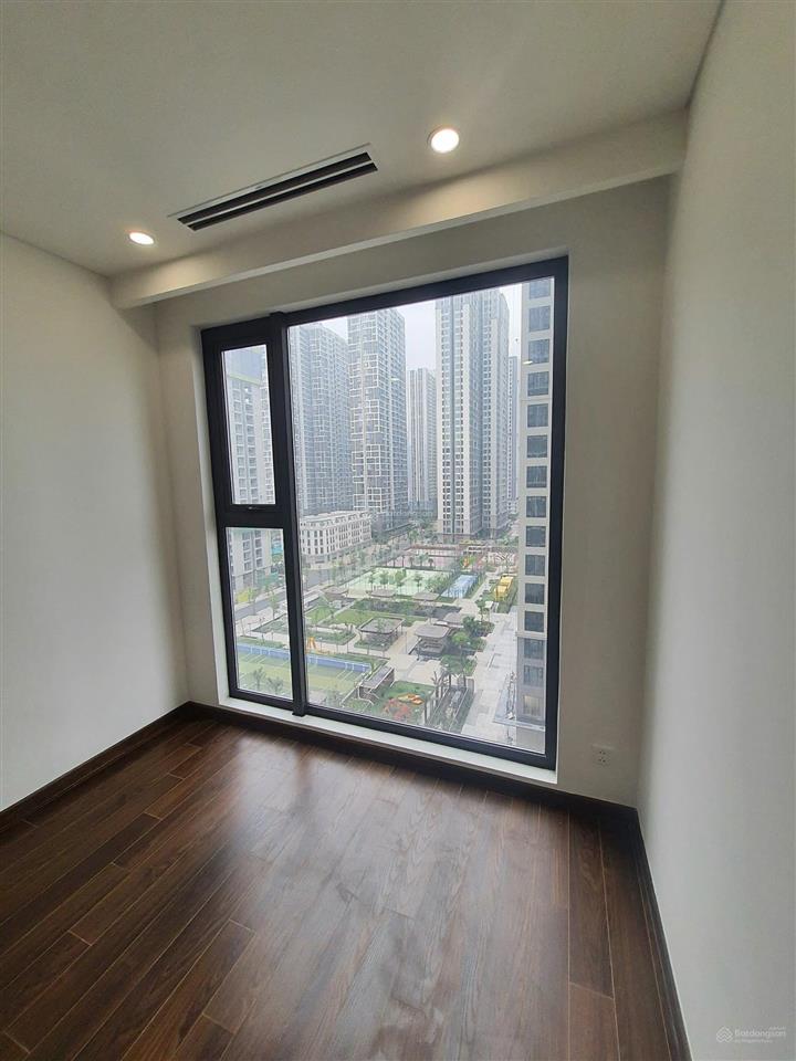 Chính chủ bán căn 1+42.8m2 tầng 12 tòa c masteri tây mỗ.giá 4.1 tỷ bao phí