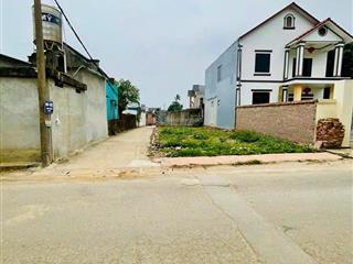 Cần bán lô góc hai mặt thoáng ngay trung tâm hành chính phú cát. kinh doanh hay xây trọ được